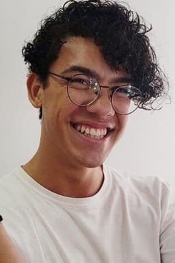 César / Camila (Jovem)